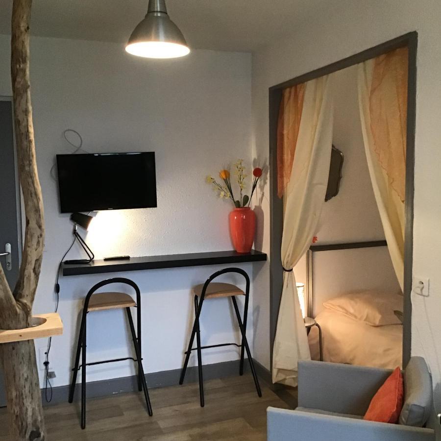 La Tour Des Quatre Chemins Apartman Gramat Kültér fotó